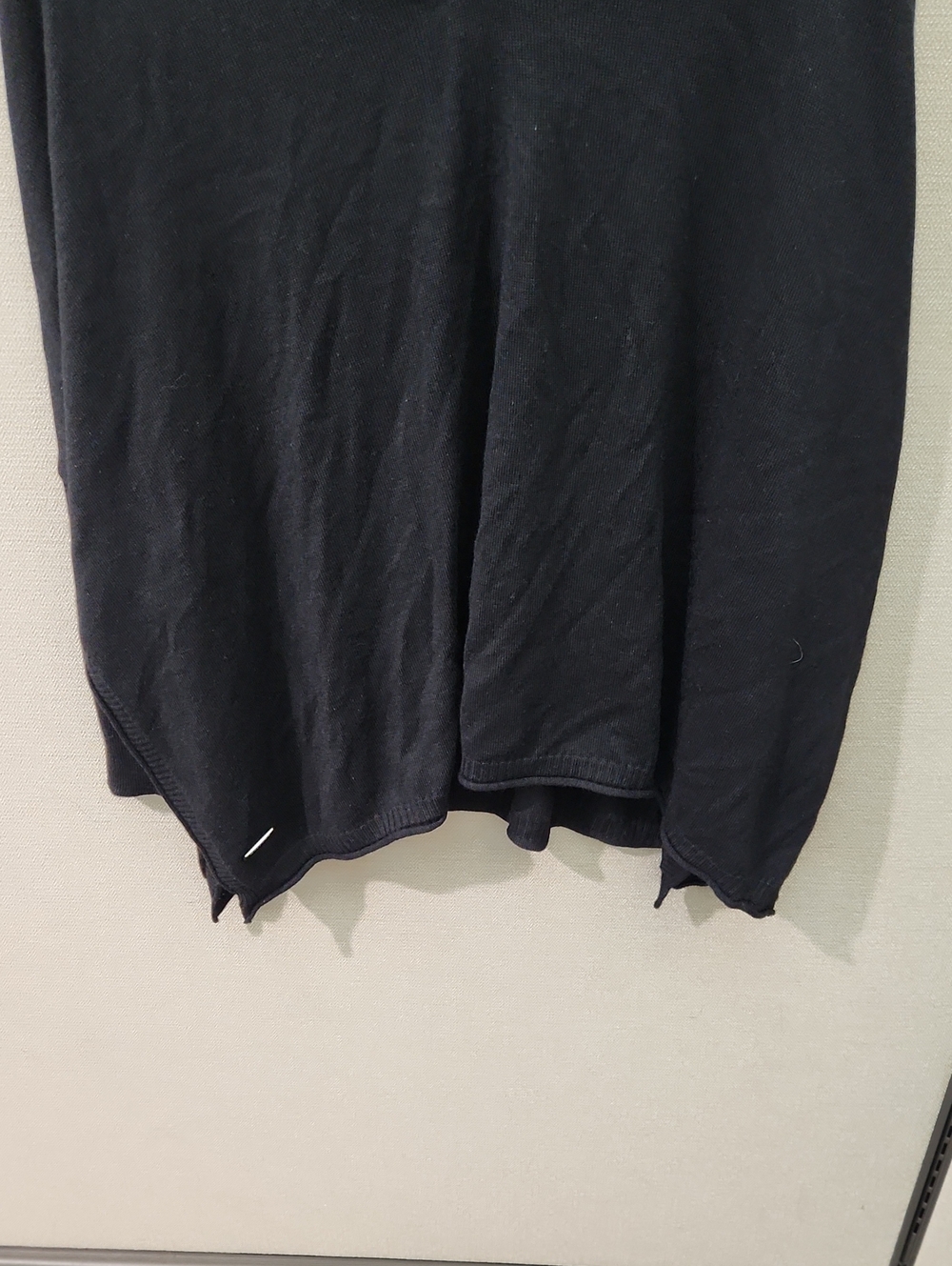 Mersea Catalina V Neck Sweater Size O/S - Picture 4 of 14